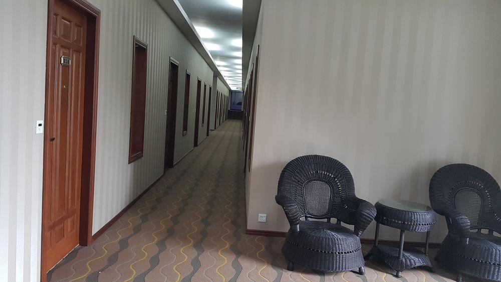 Sky Man Hotel Gyogon Экстерьер фото