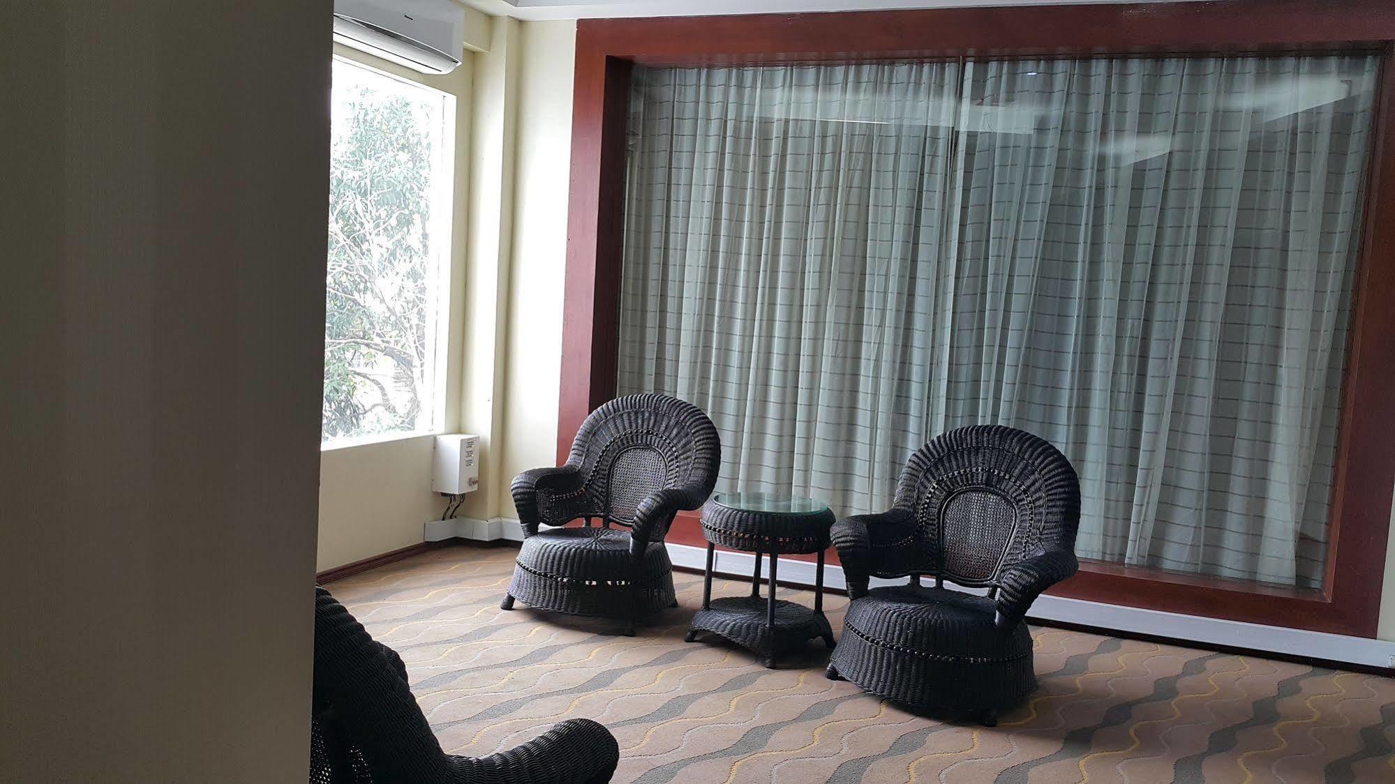 Sky Man Hotel Gyogon Экстерьер фото