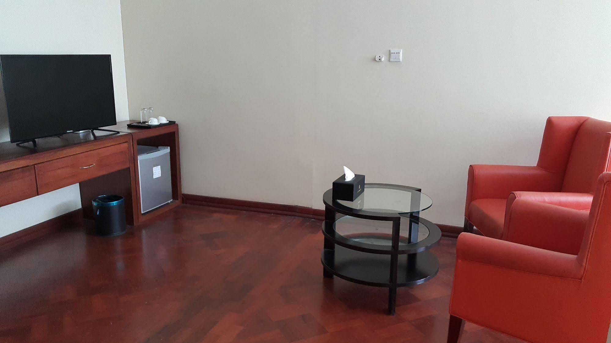 Sky Man Hotel Gyogon Экстерьер фото